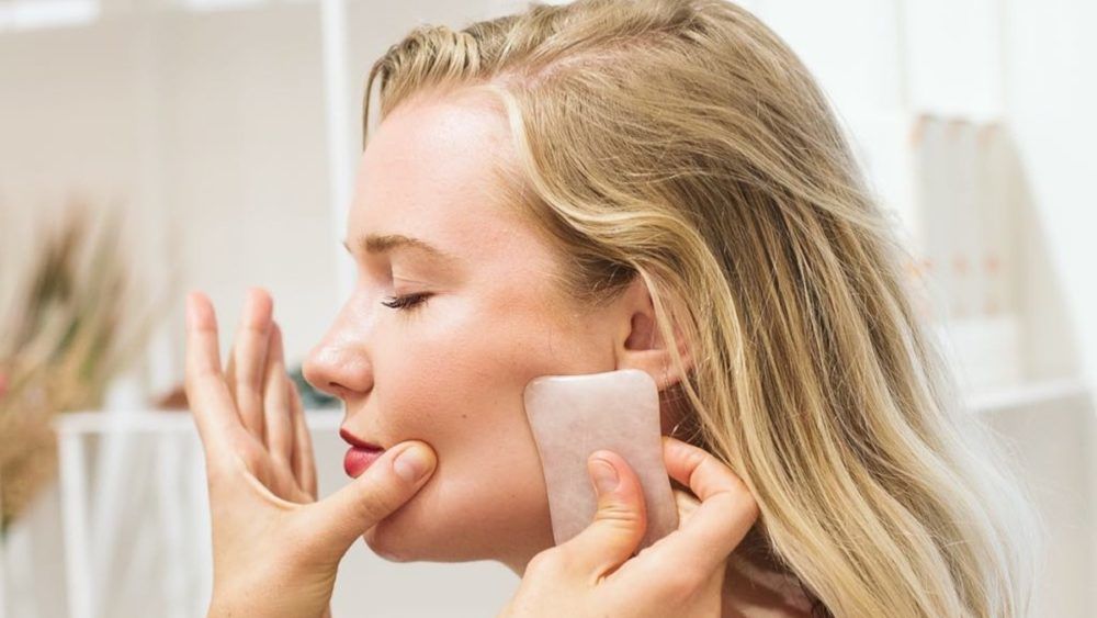 Learn How To Do The Gua Sha Facial Treatment At Home Radiant Peach